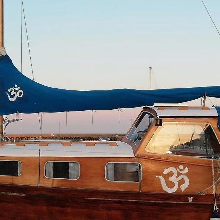 ホテル "Om" Yacht ニダ エクステリア 写真